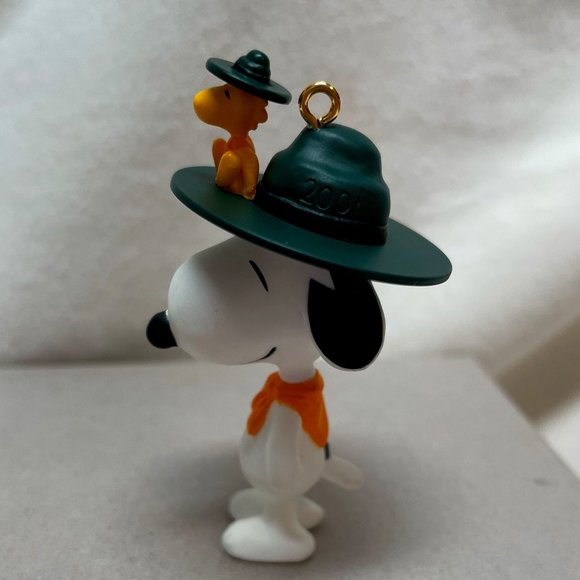 Snoopy Scout Hallmark Ornament - Picture 1 of 5